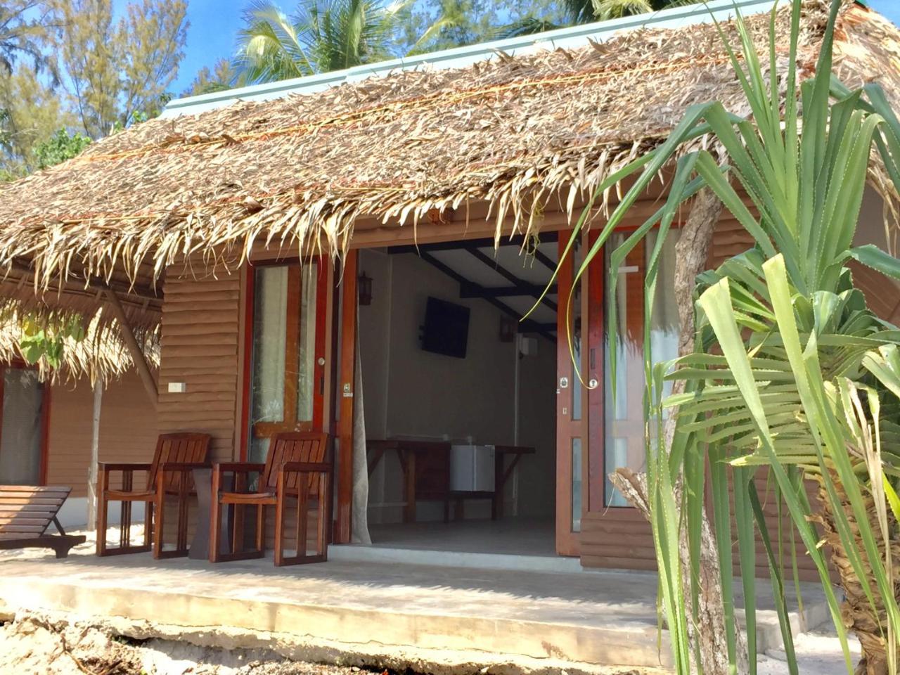 Ailay Hotel Koh Phayam Exterior photo